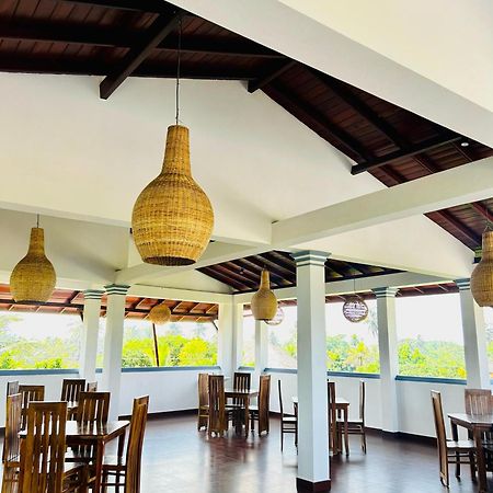 Crystal Wave Holiday Resort Polhena Matara Bagian luar foto