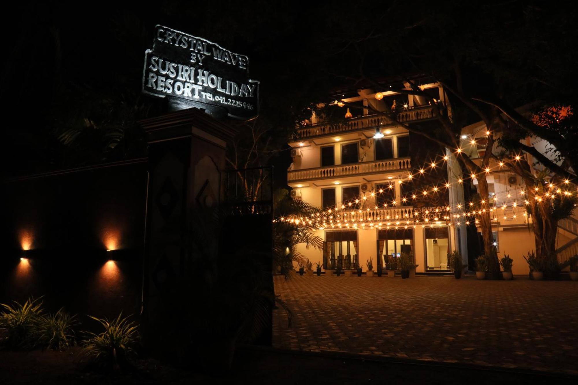 Crystal Wave Holiday Resort Polhena Matara Bagian luar foto