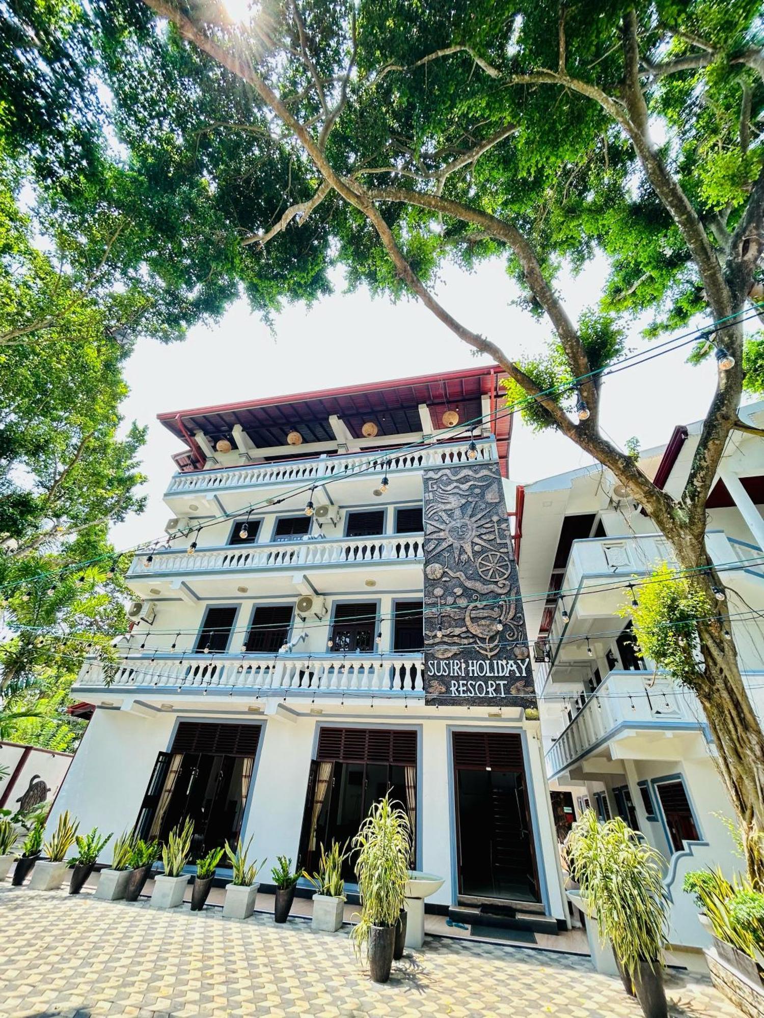 Crystal Wave Holiday Resort Polhena Matara Bagian luar foto